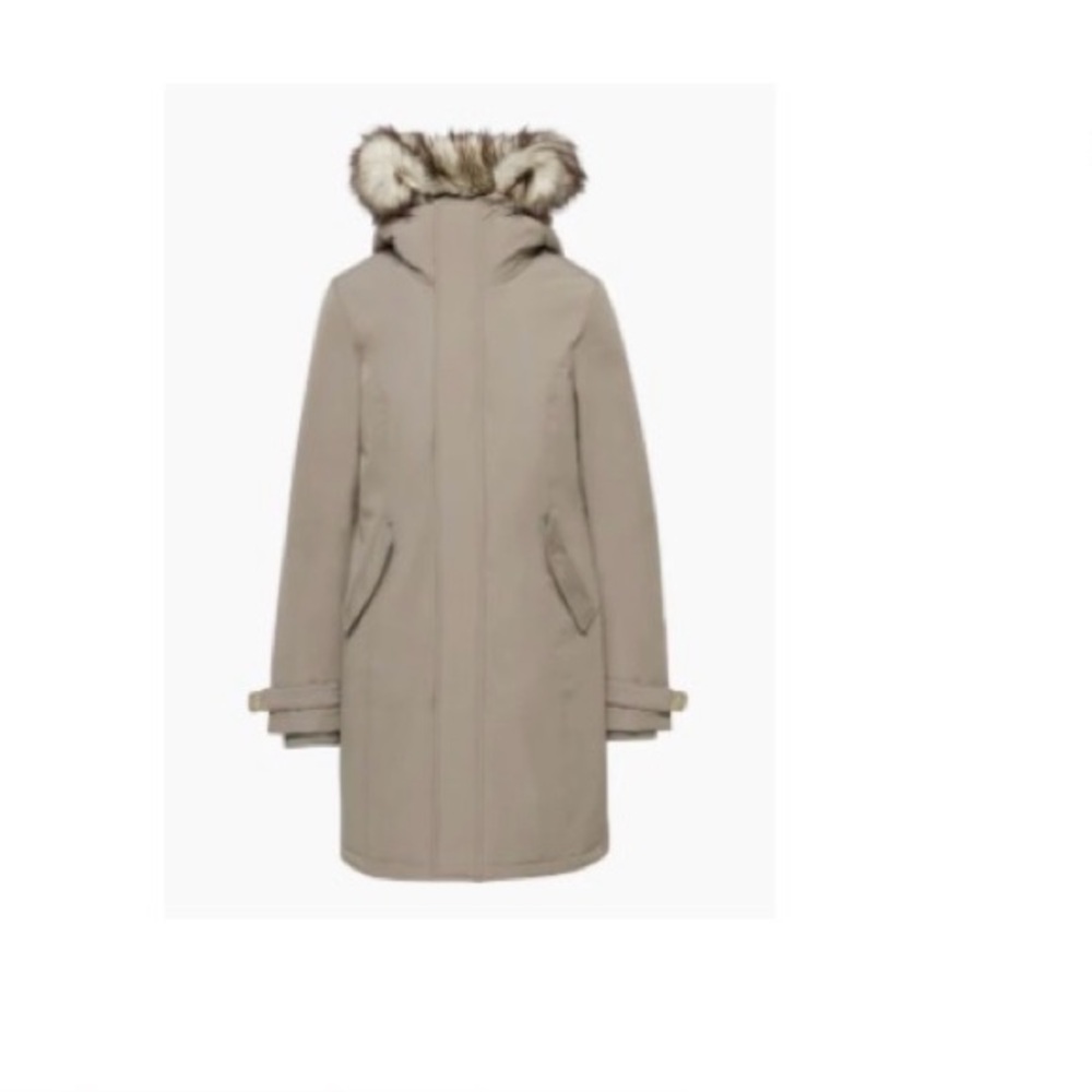 ARITZIA TNA The New Summit Parka